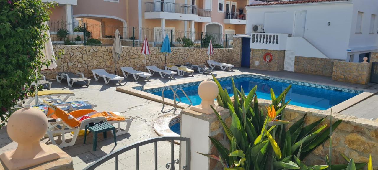 Apartamentos Cabrita Olhos de Agua  Bagian luar foto