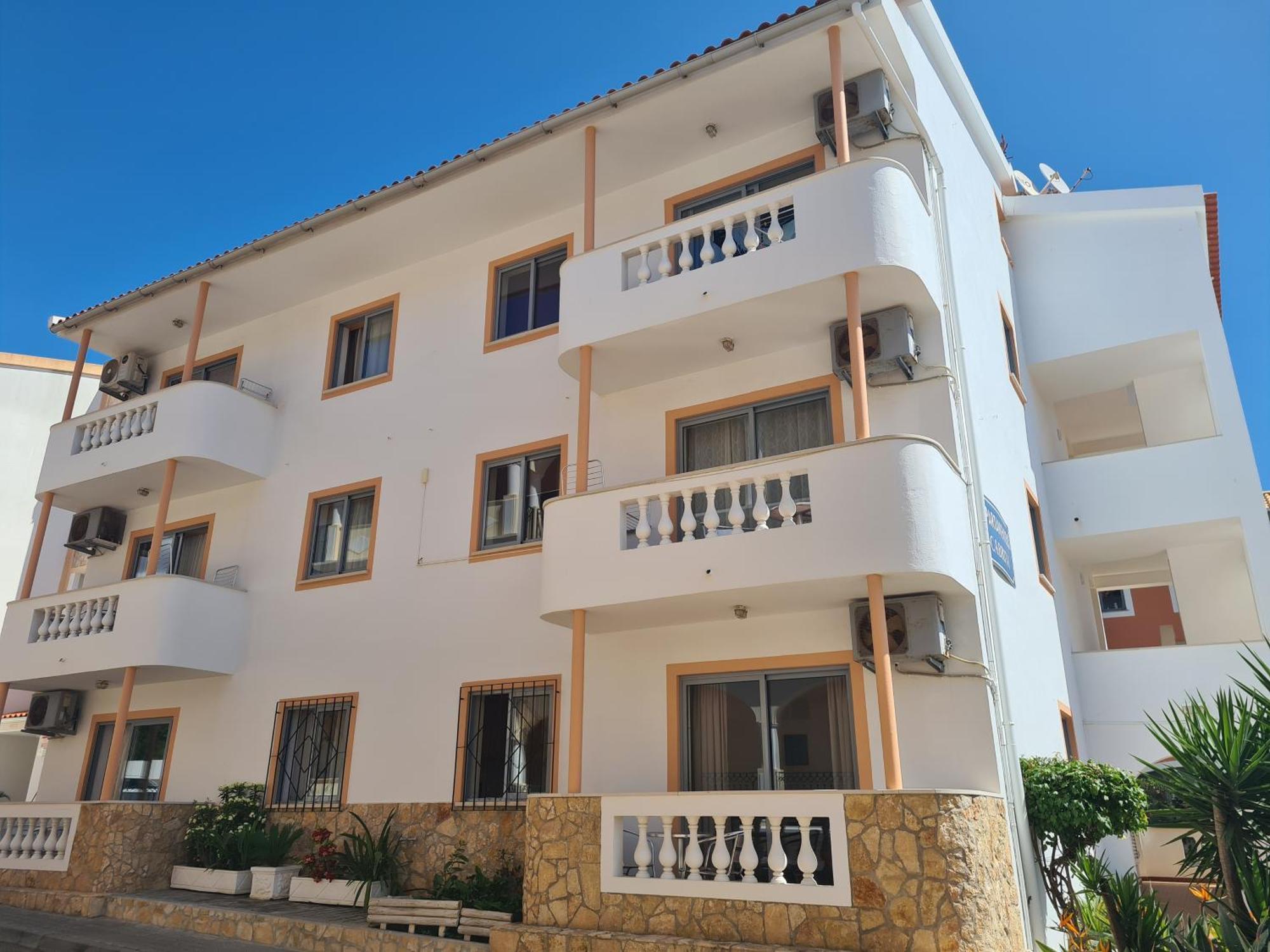 Apartamentos Cabrita Olhos de Agua  Bagian luar foto