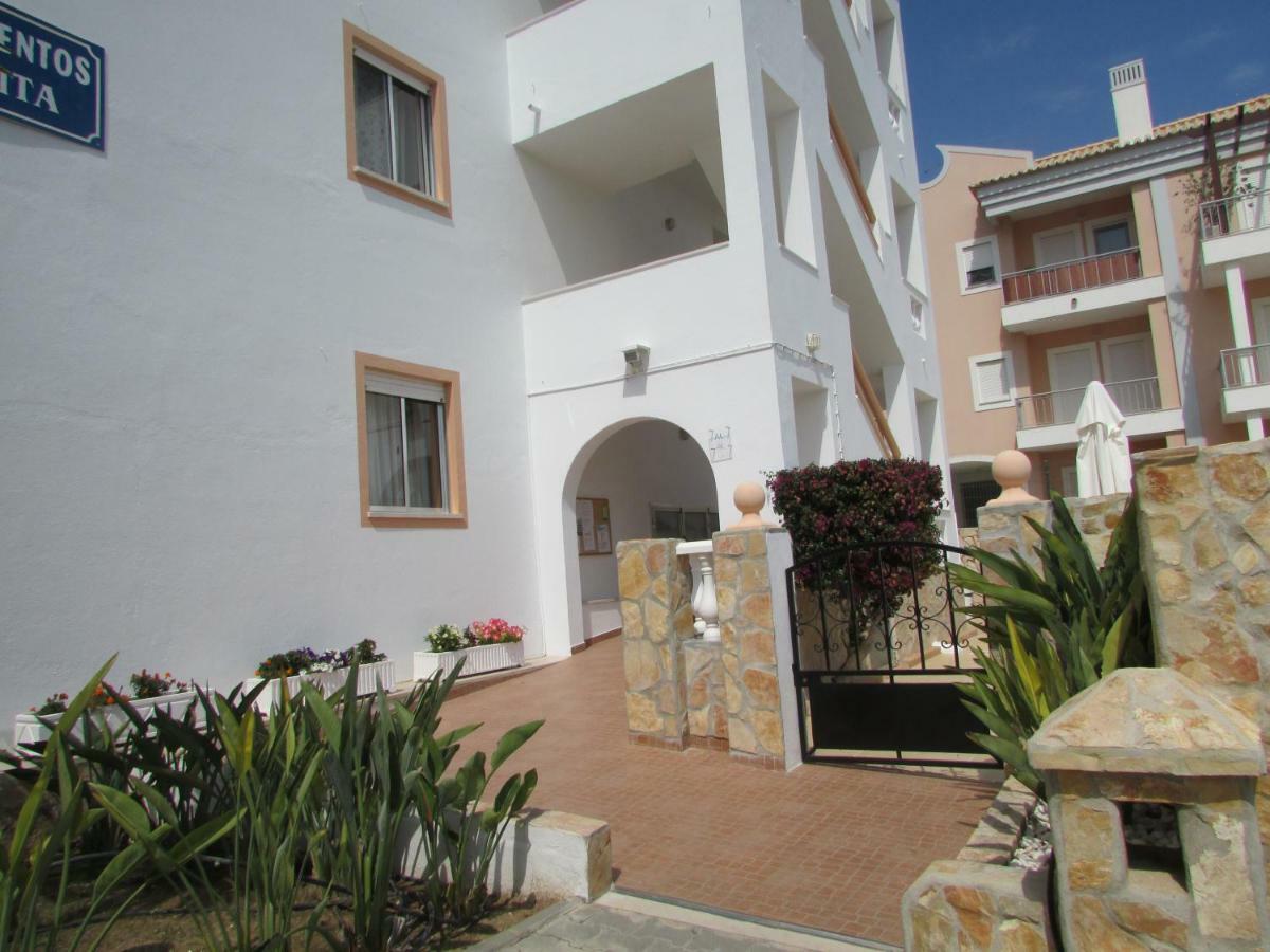 Apartamentos Cabrita Olhos de Agua  Bagian luar foto