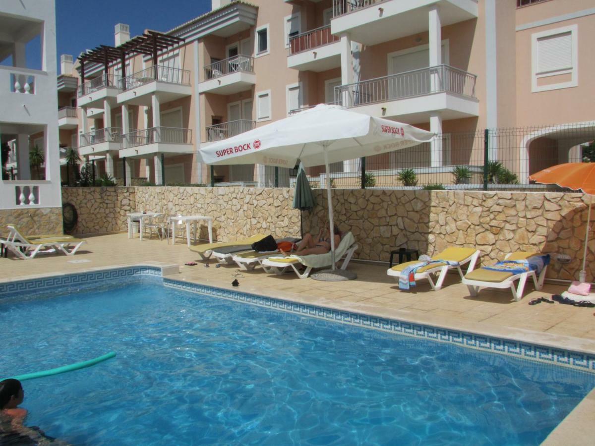 Apartamentos Cabrita Olhos de Agua  Bagian luar foto
