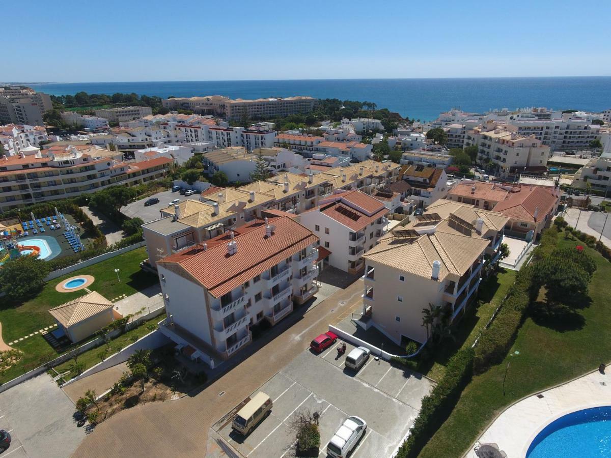 Apartamentos Cabrita Olhos de Agua  Bagian luar foto