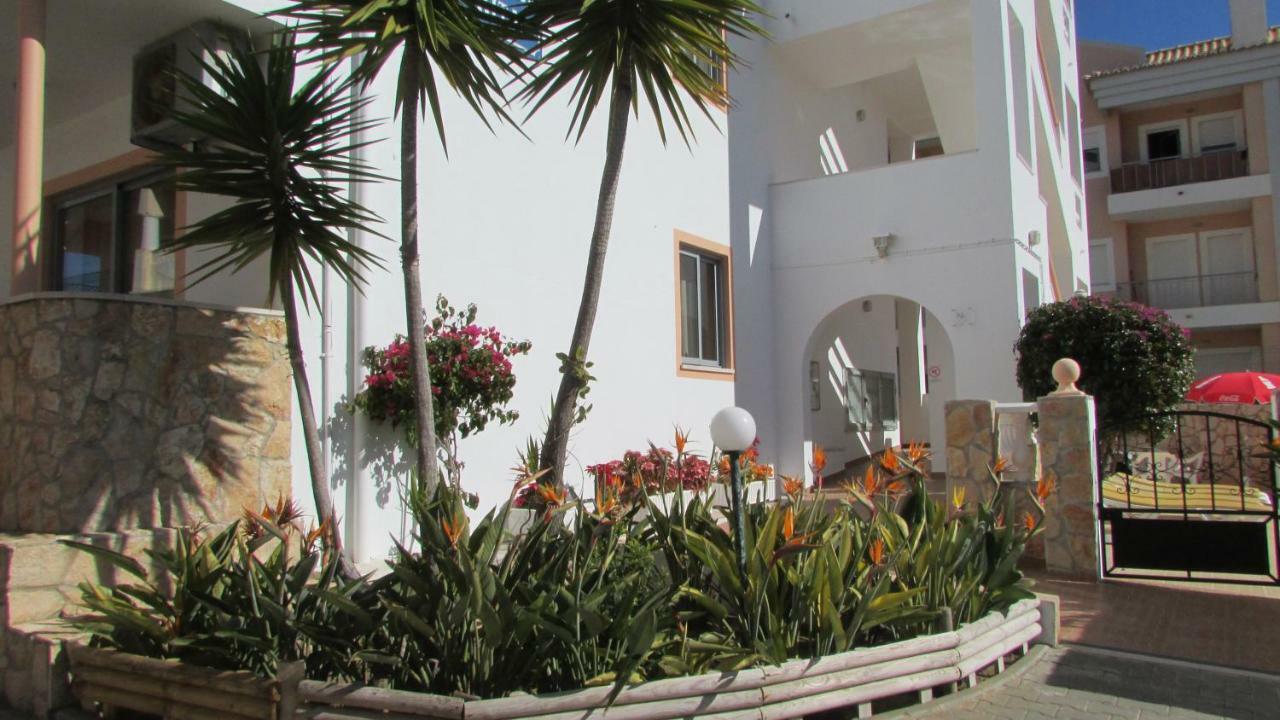 Apartamentos Cabrita Olhos de Agua  Bagian luar foto